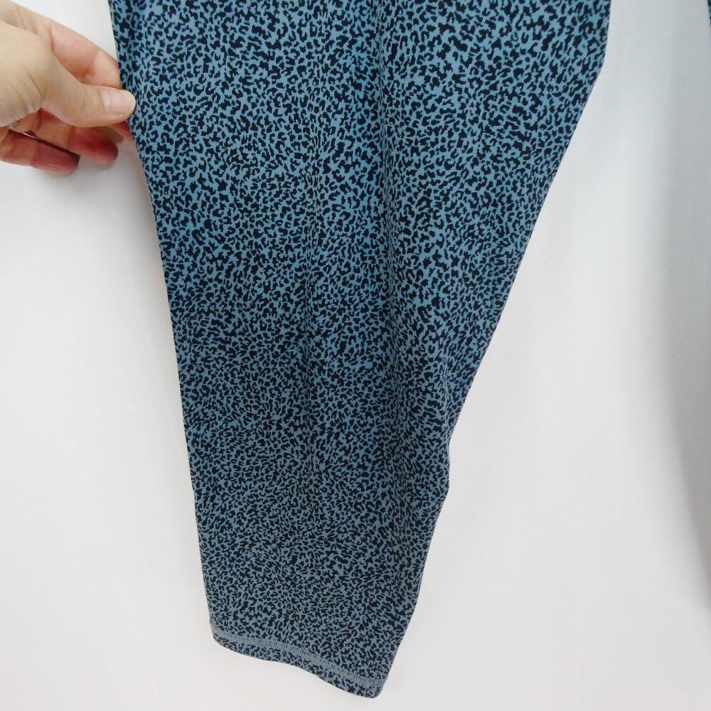 Athleta Salutation Stash II Textured Leggings Sz 2X Teal Leopard Tight 631936 - Picture 12 of 13